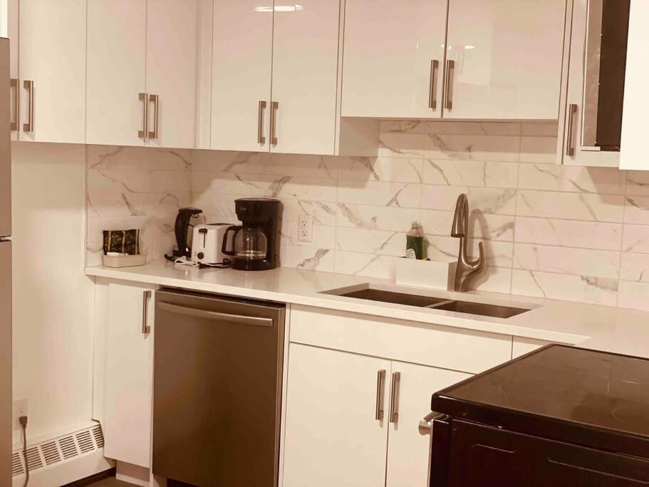 Unit #201 Cozy Mountain View 1Br In Dt Apartment Canmore Exterior photo