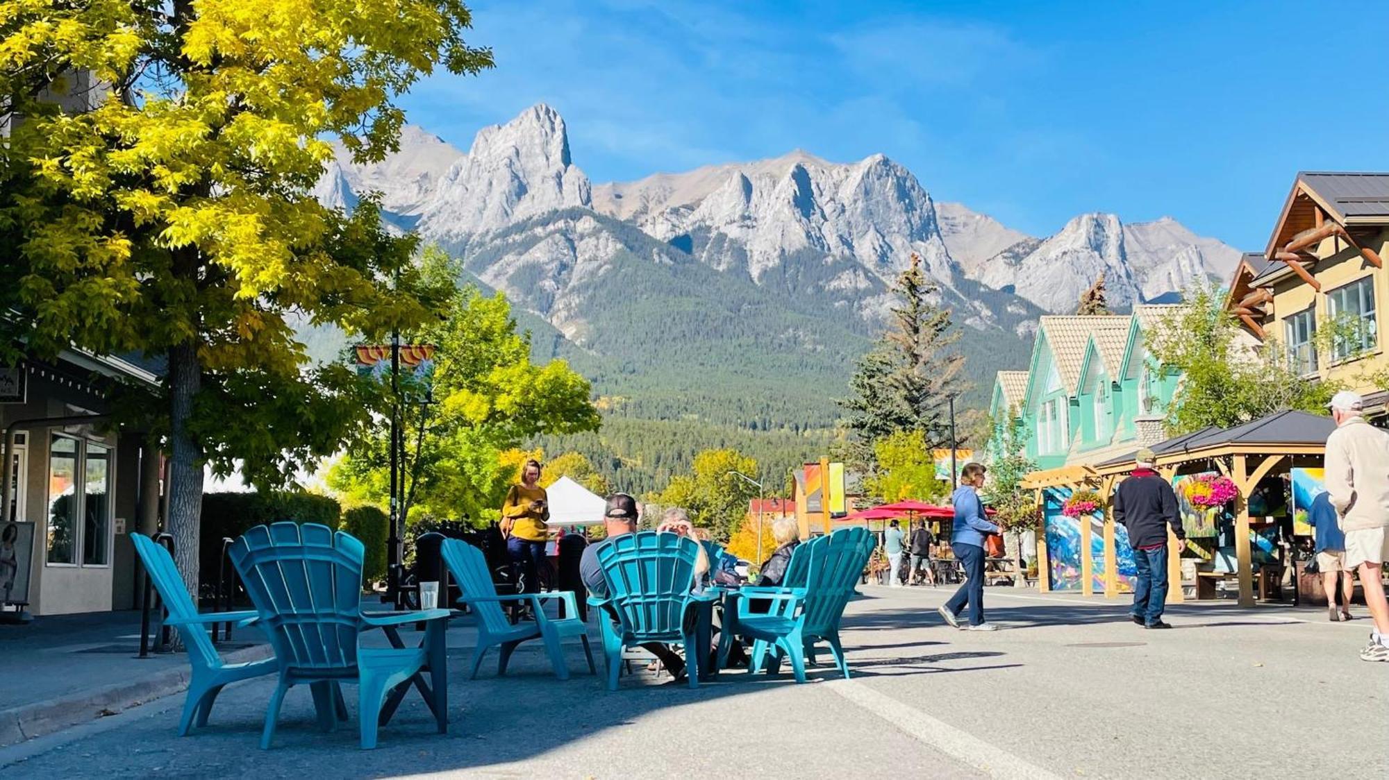 Unit #201 Cozy Mountain View 1Br In Dt Apartment Canmore Exterior photo